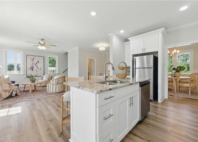 Property at 113 Goffigans Trce, Yorktown, VA 23693, 5 beds, 2.5 baths
