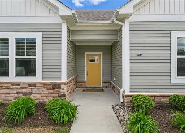 Property at 1029 Paragon Way Unit B, Suffolk, VA 23435, 4 beds, 3 baths