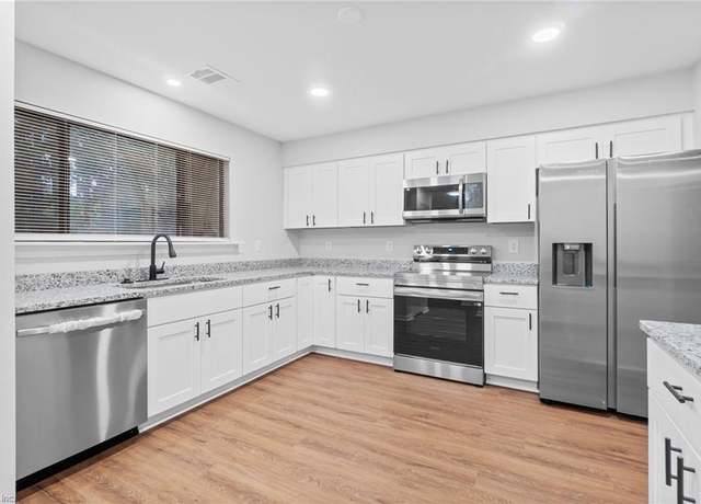 Property at 1039 Willow Green Dr, Newport News, VA 23602, 4 beds, 2.5 baths