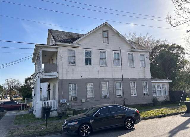 Property at 1900 Charleston Ave, Portsmouth, VA 23704, 6 beds, 2 baths