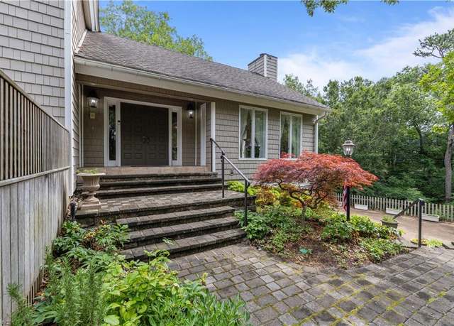 Property at 400 Discovery Rd, Virginia Beach, VA 23451, 4 beds, 3.5 baths