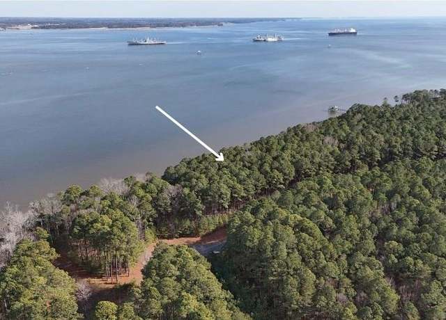 Property at 299 Lawnes Neck Dr, Smithfield, VA 23430