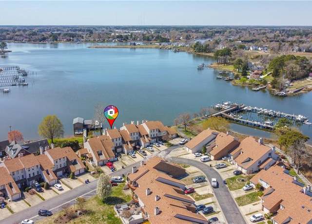 Property at 34 Sandie Point Ln, Portsmouth, VA 23701, 2 beds, 2.5 baths