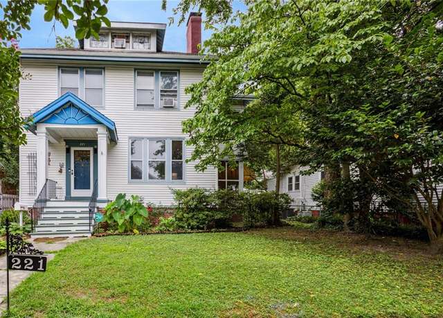 Property at 221 E 40th St, Norfolk, VA 23504, 4 beds, 2.5 baths