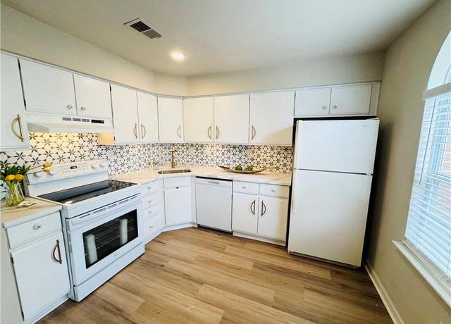 Property at 1362 Ivywood Rd, Virginia Beach, VA 23453, 2 beds, 2 baths