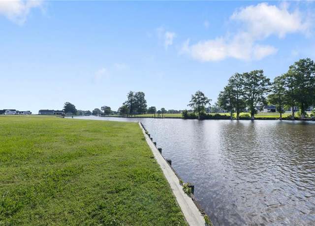 Property at 301 Grandview Dr, Elizabeth City, NC 27909, 4 beds, 3 baths