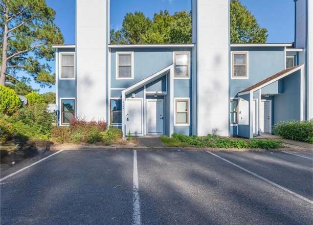 Property at 2134 Point Hollow Ct, Virginia Beach, VA 23455, 2 beds, 1 bath