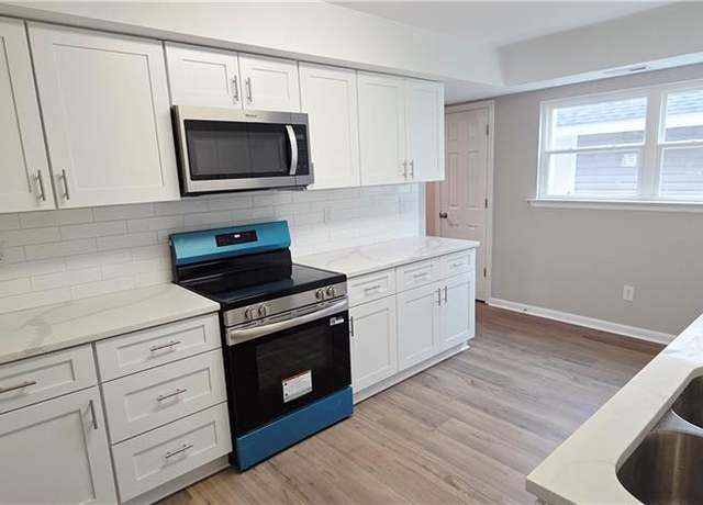 Property at 817 Dryden St, Virginia Beach, VA 23462, 3 beds, 2 baths