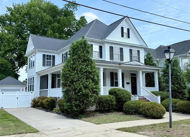 Property at 230 W 33rd St, Norfolk, VA 23504, 3 beds, 2.5 baths