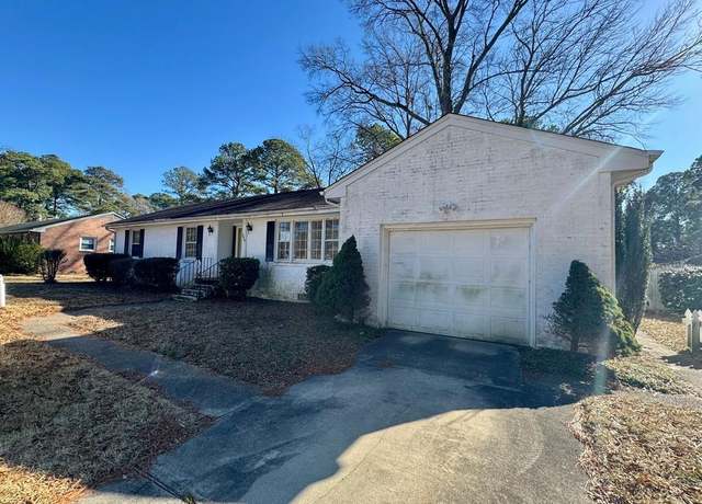 Property at 5829 Barberry Ln, Portsmouth, VA 23703, 3 beds, 2 baths