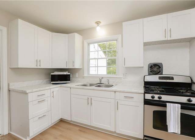 Property at 502 Homestead Ave, Hampton, VA 23661, 3 beds, 1 bath