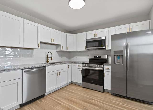 Property at 4409 Deep Creek Blvd, Portsmouth, VA 23702, 3 beds, 1.5 baths