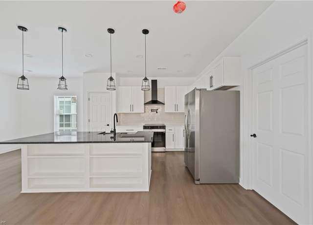 Property at 3127 Chesapeake Blvd, Norfolk, VA 23509, 4 beds, 3 baths