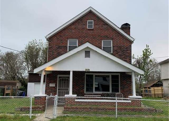 Property at 319 Sycamore Ave, Newport News, VA 23607, 4 beds, 2 baths