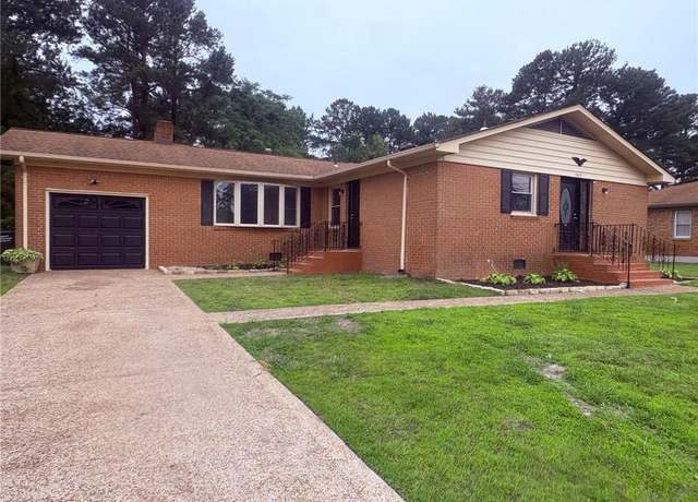Property at 1303 Warfield Dr, Portsmouth, VA 23701, 3 beds, 2 baths