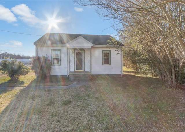 Property at 117 Pioneer Rd, Suffolk, VA 23437, 2 beds, 1 bath