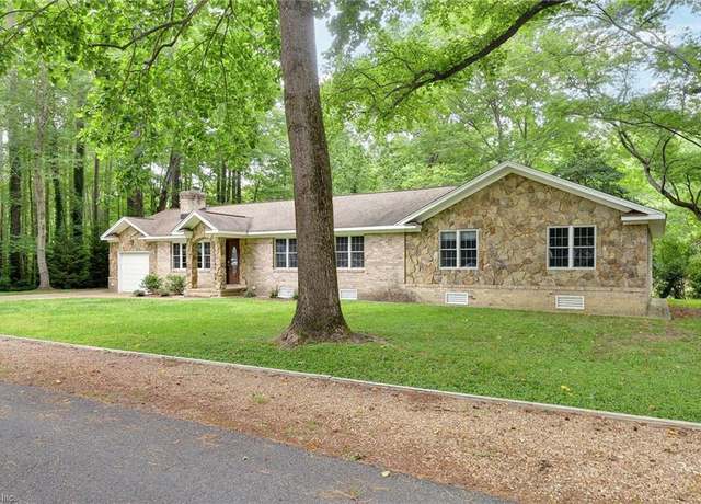 Property at 315 Riverside Dr, Yorktown, VA 23692, 5 beds, 2.5 baths