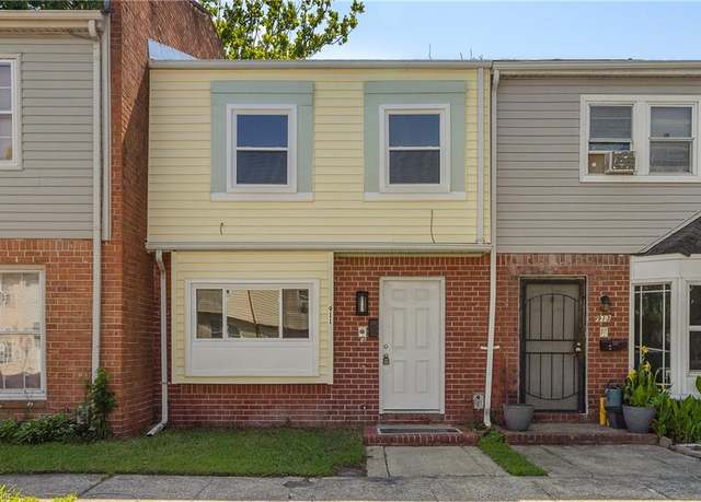 Property at 911 Harbour North Dr N, Chesapeake, VA 23320, 3 beds, 1.5 baths