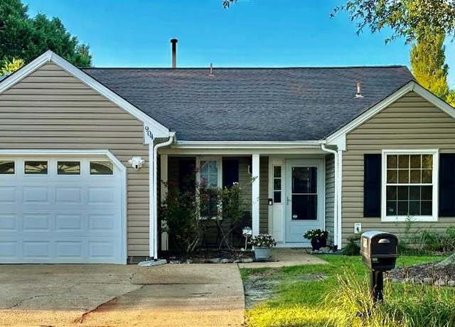 Property at 904 Chigwell Rd, Virginia Beach, VA 23454, 3 beds, 2 baths
