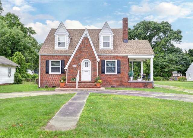 Property at 319 Greenbriar Ave, Hampton, VA 23661, 3 beds, 1.5 baths