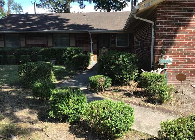Property at 43 Azalea Dr, Hampton, VA 23669, 3 beds, 2 baths