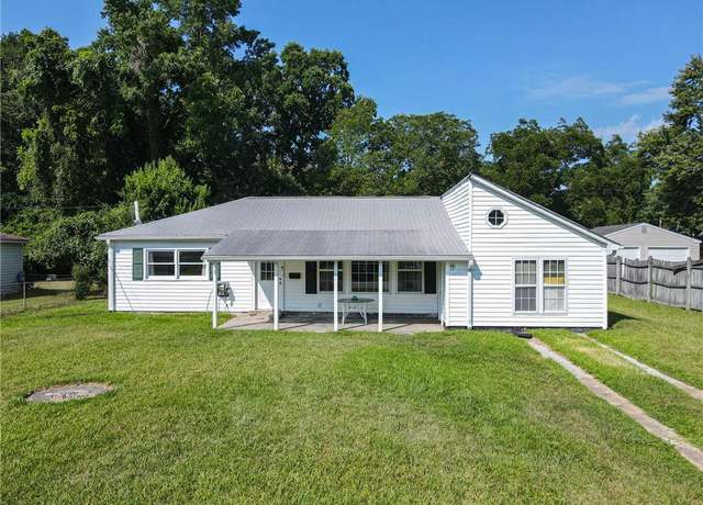 Property at 10 Cottage Ln, Newport News, VA 23603, 3 beds, 1 bath