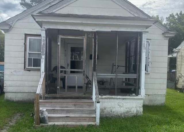 Property at 410 Carolina Rd, Suffolk, VA 23434, 3 beds, 1 bath