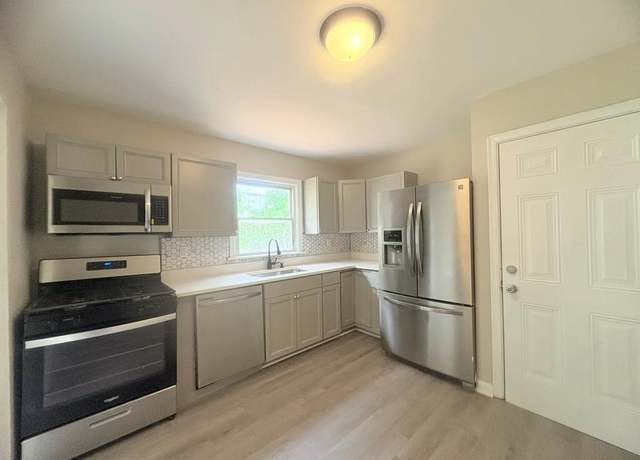 Property at 1839 Brookwood Rd, Norfolk, VA 23518, 3 beds, 2 baths