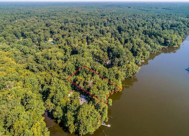 Property at 1 AC Breezy Cv, Gloucester, VA 23061