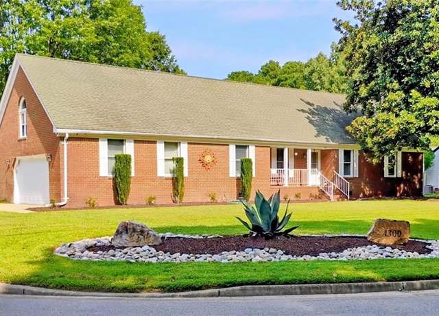 Property at 1300 Saint Brides Rd W, Chesapeake, VA 23322, 4 beds, 3 baths