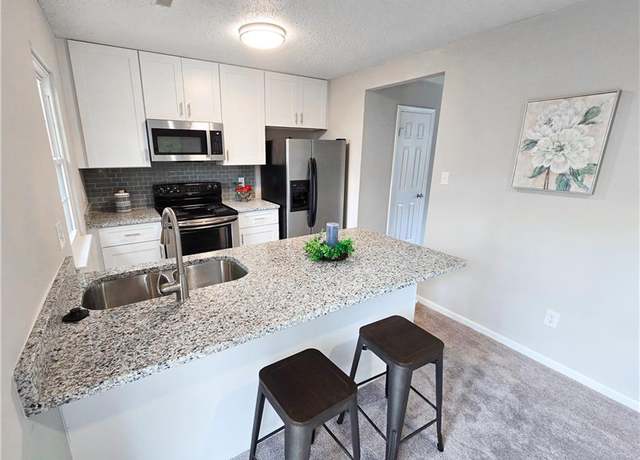 Property at 934 Brigantine Ct, Chesapeake, VA 23320, 3 beds, 1.5 baths