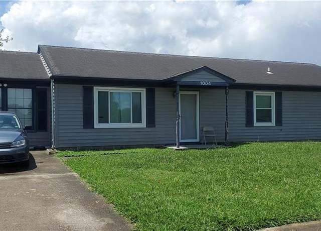 Property at 1004 King Arthur Dr, Chesapeake, VA 23323, 4 beds, 2 baths