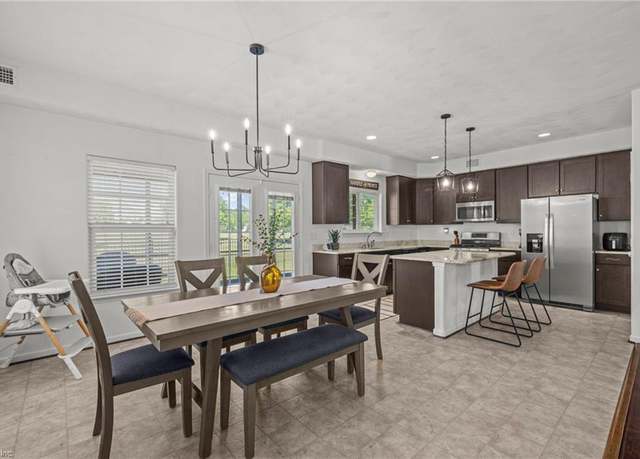 Property at 5061 Kings Grant Cir, Suffolk, VA 23434, 4 beds, 2 baths