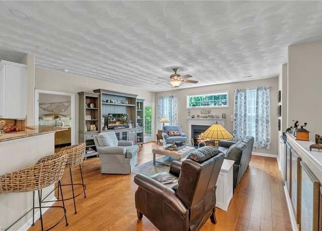 Property at 2841 Majestic Oak Ct, Virginia Beach, VA 23456, 3 beds, 2 baths