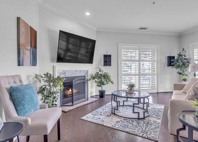 Property at 301 Brooke Ave #103, Norfolk, VA 23510, 2 beds, 2.5 baths