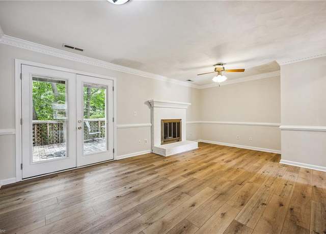 Property at 4607 Merrimac Ln, Virginia Beach, VA 23455, 2 beds, 2.5 baths