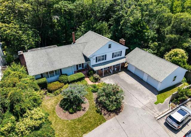 Property at 216 63rd St, Virginia Beach, VA 23451, 5 beds, 3.5 baths