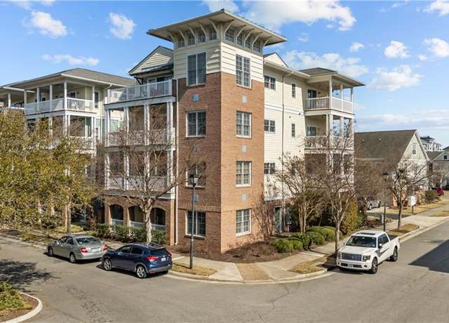 Property at 8232 N View Blvd, Norfolk, VA 23518, 3 beds, 2 baths