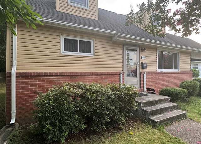 Property at 1021 Hunting Hill Ln, Virginia Beach, VA 23455, 4 beds, 2 baths