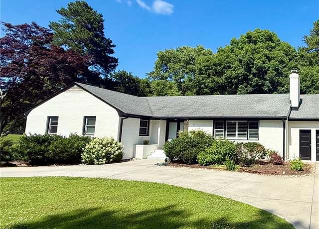 Property at 716 Cardinal Rd, Virginia Beach, VA 23451, 3 beds, 2.5 baths