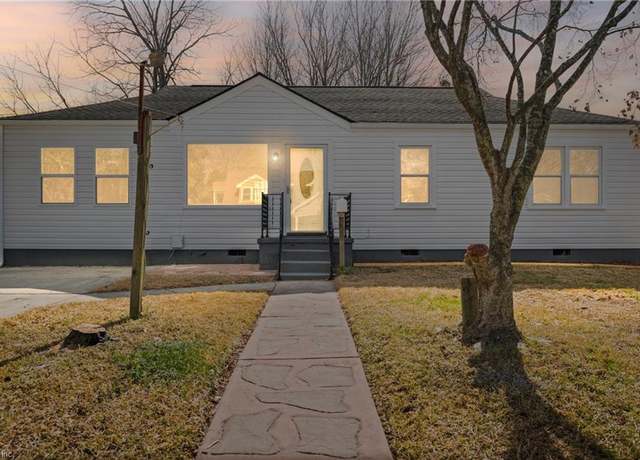 Property at 2917 Saturn St, Virginia Beach, VA 23452, 4 beds, 2 baths