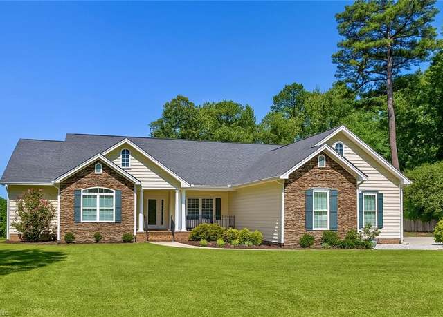 Property at 206 Wildwood Dr, Yorktown, VA 23692, 4 beds, 3 baths