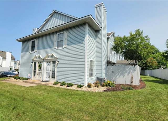 Property at 746 Ridge Cir, Chesapeake, VA 23320, 2 beds, 2.5 baths