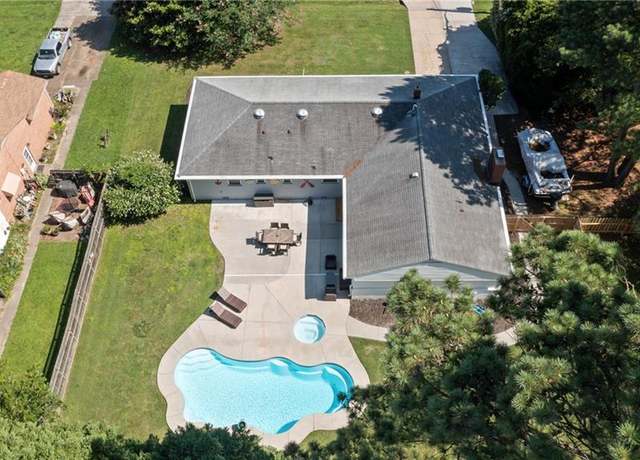 Property at 2216 N Lakeside Dr, Virginia Beach, VA 23454, 4 beds, 3 baths