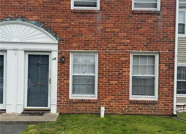 Property at 145 Towne Square Dr, Newport News, VA 23607, 2 beds, 2.5 baths