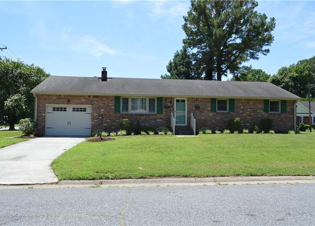 Property at 301 Woodbridge Dr, Chesapeake, VA 23322, 4 beds, 2.5 baths