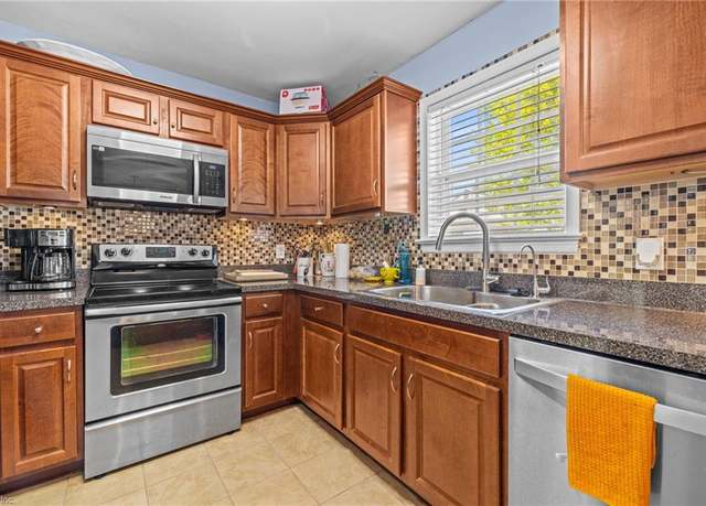 Property at 3528 Maverick St, Virginia Beach, VA 23452, 4 beds, 1.5 baths