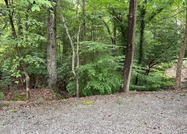 Property at 135 Dennis Dr, Williamsburg, VA 23185