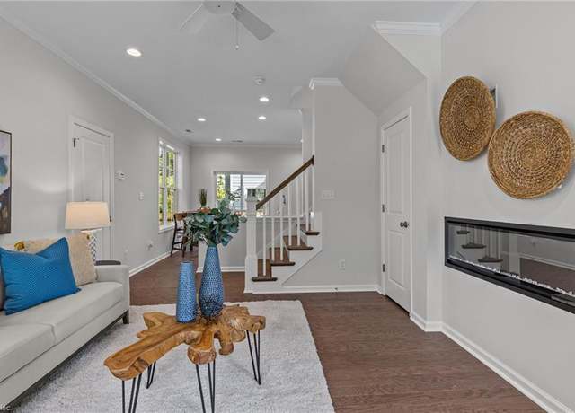Property at 308 25 1/2 St Unit B, Virginia Beach, VA 23451, 3 beds, 2.5 baths