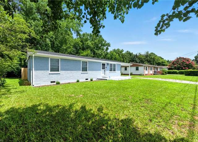 Property at 729 Oak St, Franklin, VA 23851, 3 beds, 2 baths